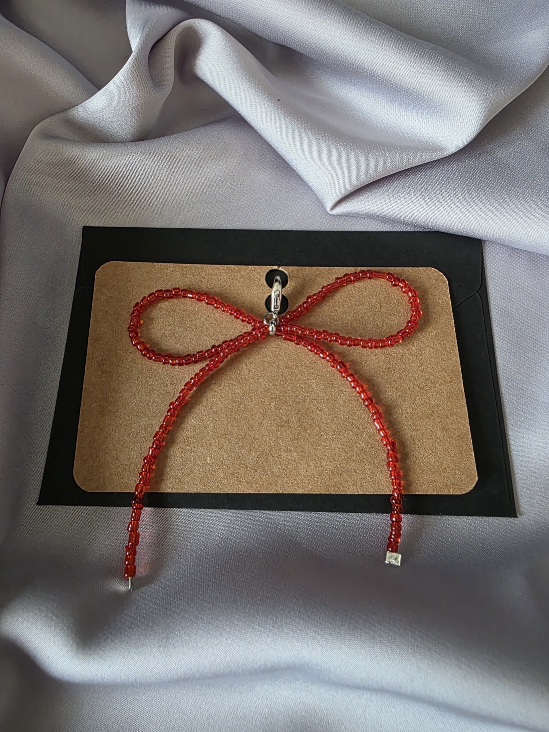 Mărțișor fundița  - bijuterii - mărțișor - Artynos.ro