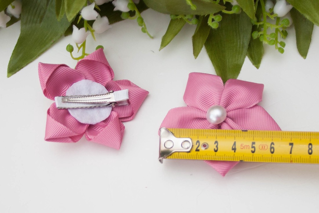 Agrafă de păr în formă de floare � roz malva -  - Artynos.ro