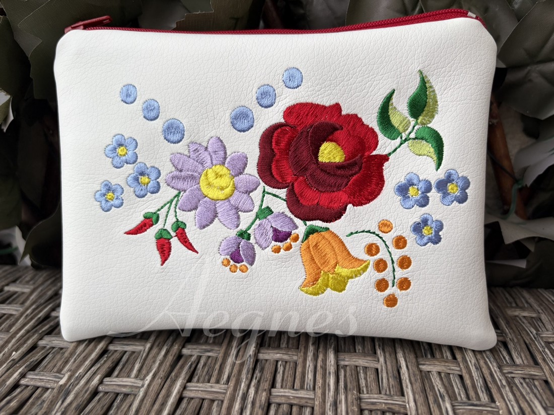 Kalocsai Neszi -  - Artynos.ro