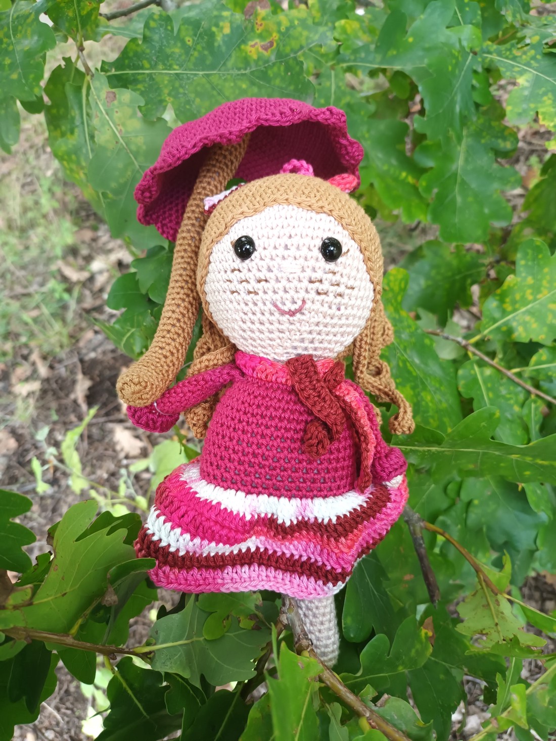 Autumn Rose, păpușă croșetată -  - Artynos.ro