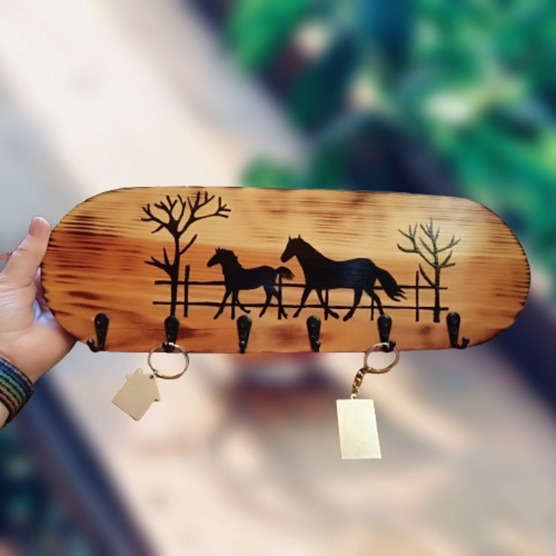 Breloc de perete din lemn cu cai - casă & stil de viață - accesorii pentru decorat casa - decorațiuni de pereți, decorațiuni suspendate - suport pentru chei - Artynos.ro Breloc de perete din lemn cu cai - casă & stil de viață - accesorii pentru decorat casa - decorațiuni de pereți, decorațiuni suspendate - suport pentru chei - Artynos.ro