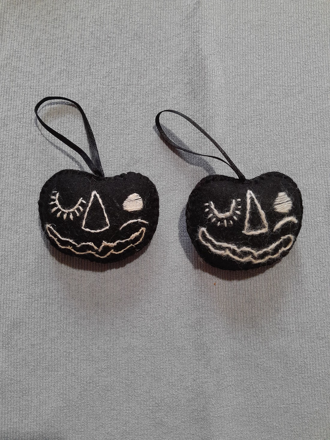 Decorațiuni de Halloween ( dovleac negru ) - - Artynos.ro Decorațiuni de Halloween ( dovleac negru ) - - Artynos.ro