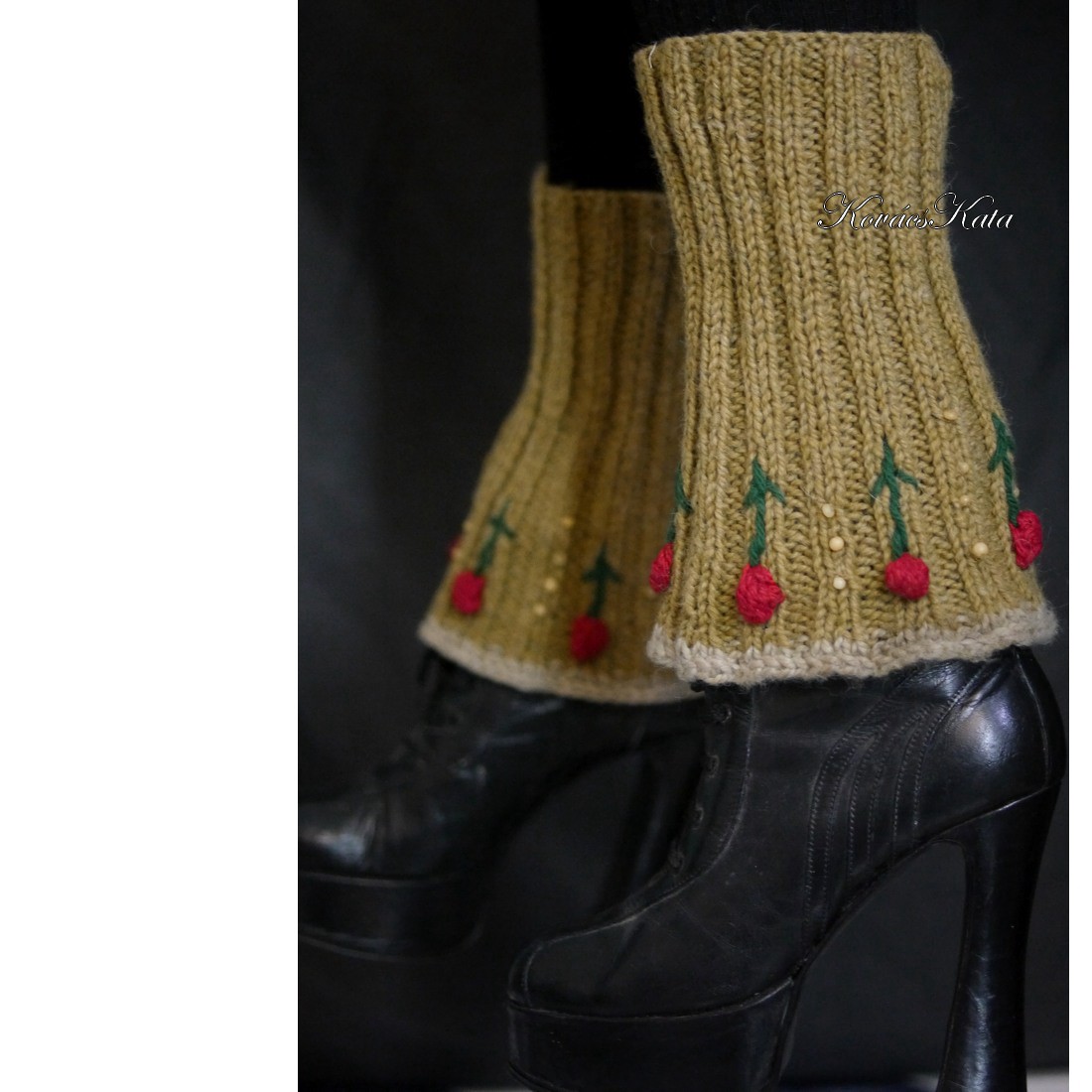 BIBI - tricotată manual  - îmbrăcăminte și modă - pantofi, papuci, șosete - încălzitor picioare - Artynos.ro