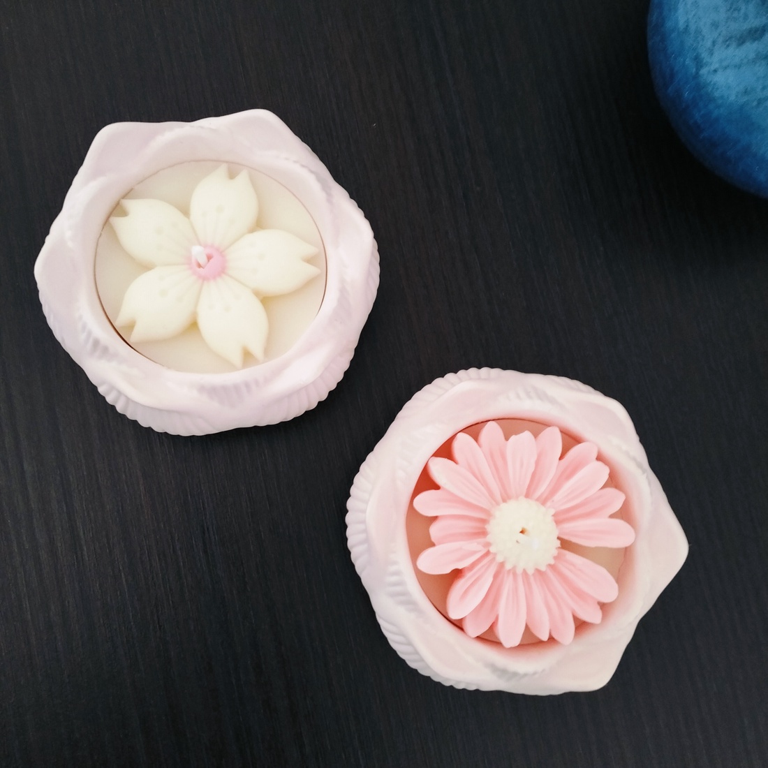 Lumânări parfumate - accesorii nuntă - materiale decor pentru nuntă - lumânări de nuntă și suport lumânări - Artynos.ro Lumânări parfumate - accesorii nuntă - materiale decor pentru nuntă - lumânări de nuntă și suport lumânări - Artynos.ro
