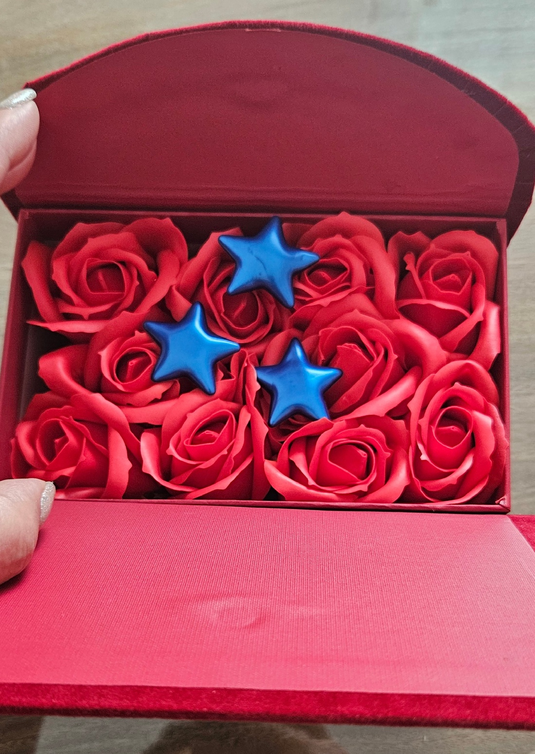 Aranjament Trandafiri de Sapun - casă & stil de viață - decorațiuni de casă - accesorii florale - cutii cu flori - Artynos.ro