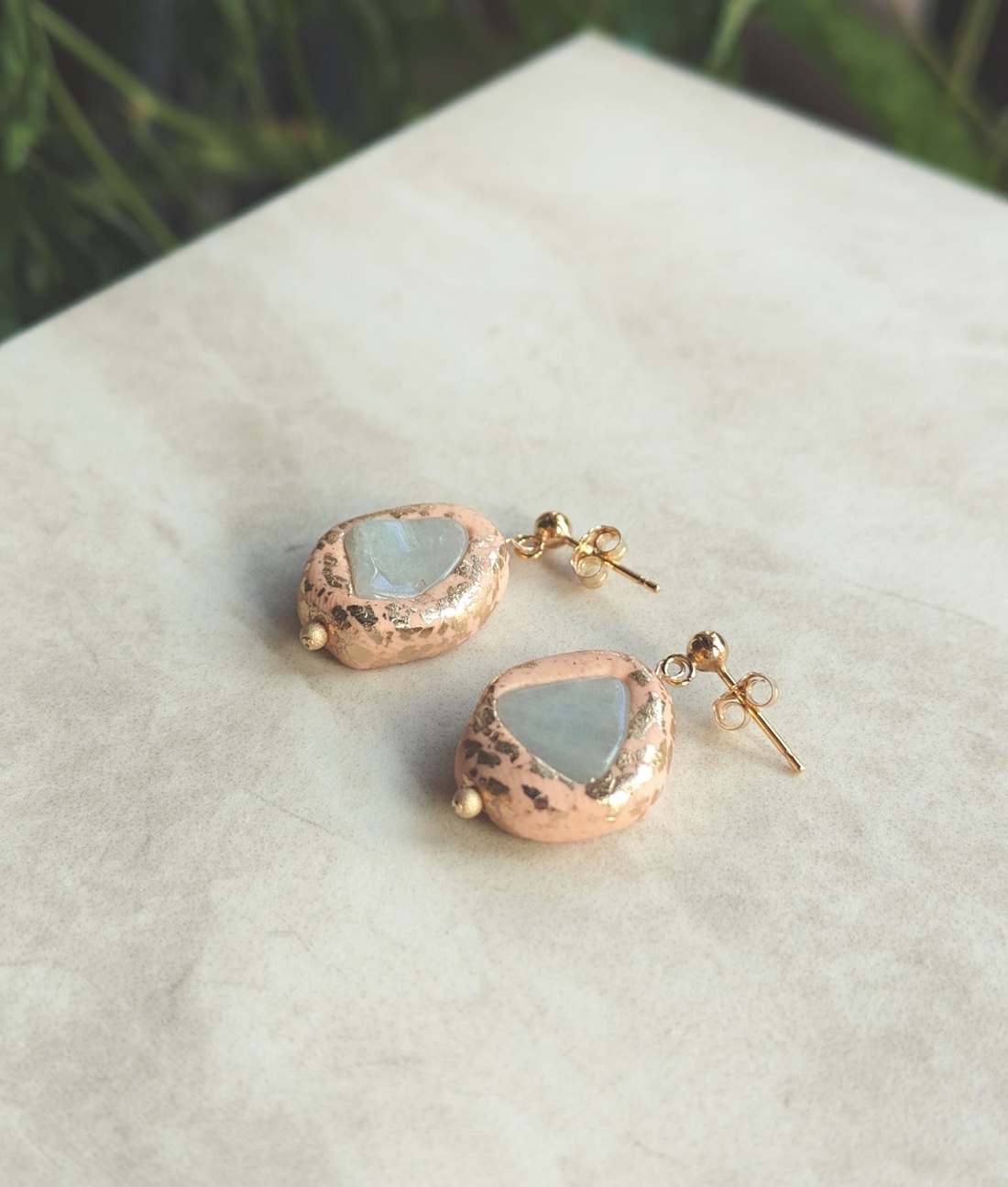Cercei Finuti Piatra Acvamarin Roz Rose Gold Aur filat 14K - mici - Design Original - bijuterii - cercei - cercei din aur - Artynos.ro