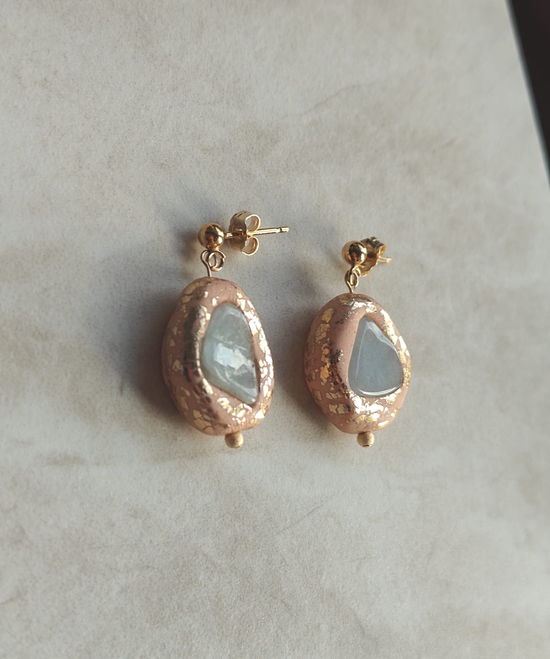 Cercei Finuti Piatra Acvamarin Roz Rose Gold Aur filat 14K - mici - Design Original - bijuterii - cercei - cercei din aur - Artynos.ro