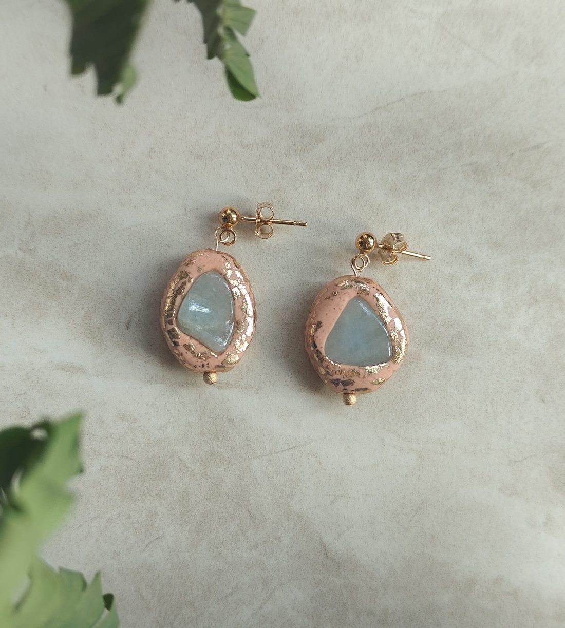 Cercei Finuti Piatra Acvamarin Roz Rose Gold Aur filat 14K - mici - Design Original - bijuterii - cercei - cercei din aur - Artynos.ro