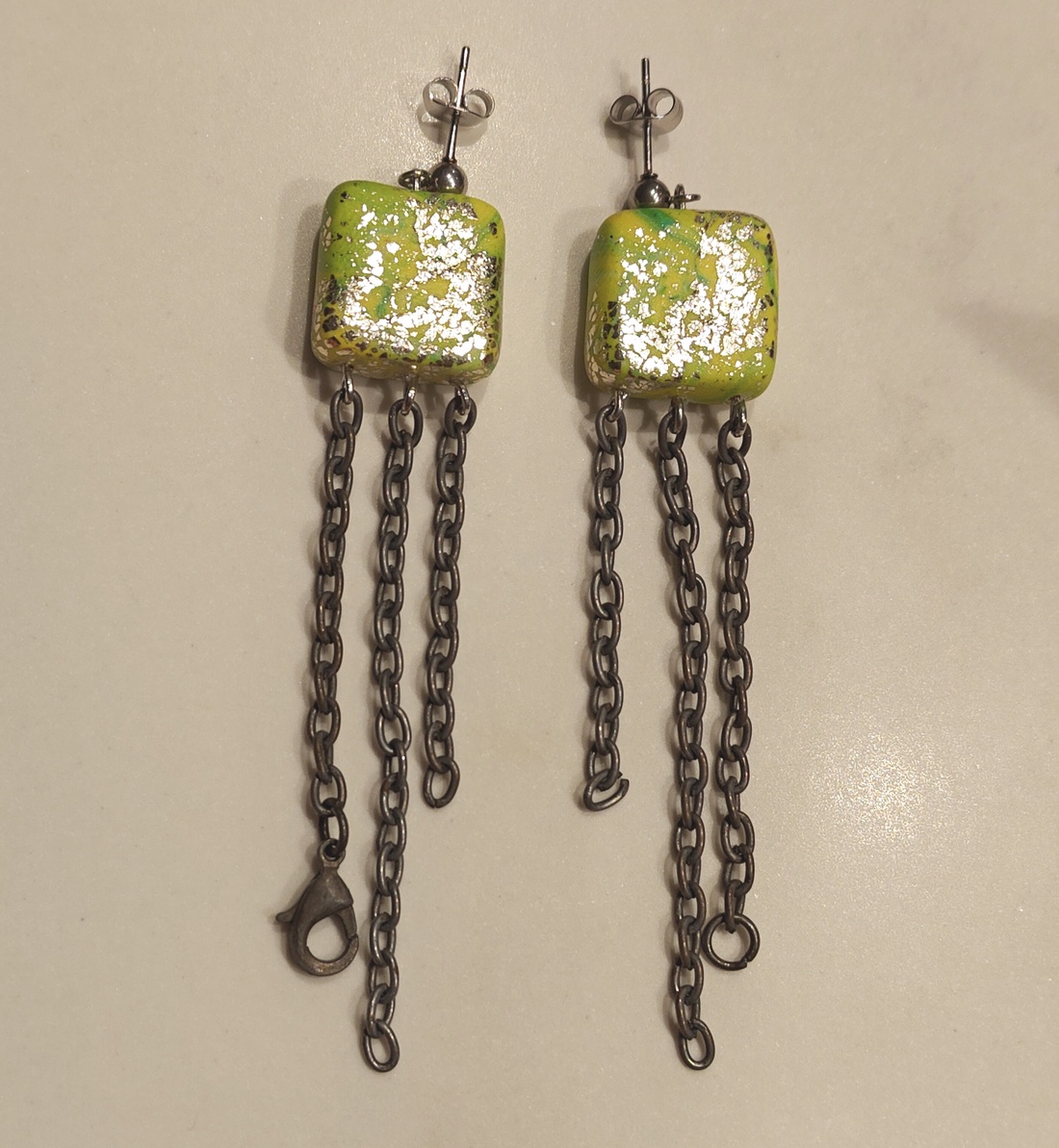 Cercei  Patrati Meduza Statement Lime - Decoratiuni Metalice Vintage Reciclate - Modern Lanturi Lungi - bijuterii - cercei - cercei lungi - Artynos.ro