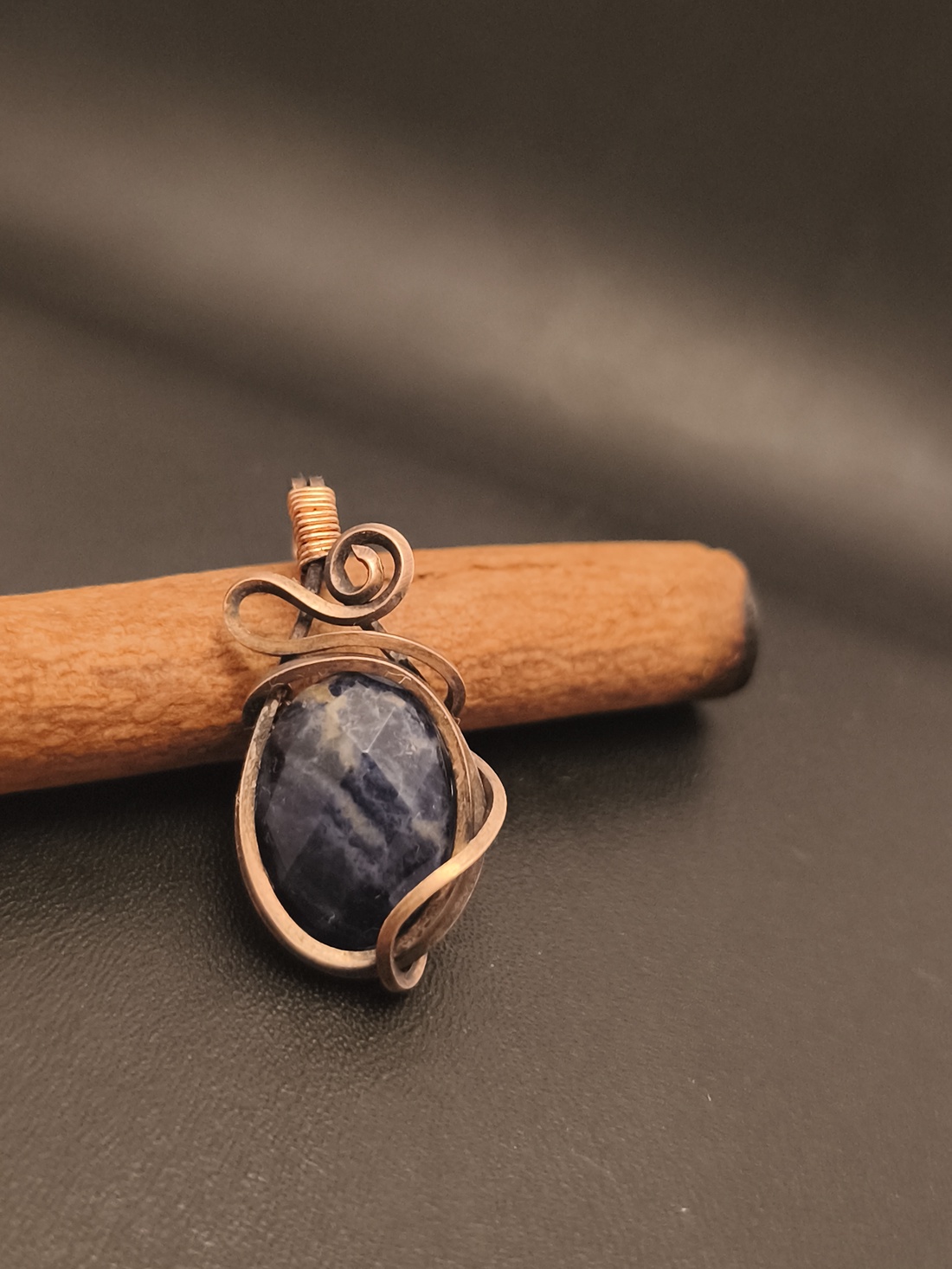 Pandantiv cupru și sodalit - bijuterii - coliere - pandative - Artynos.ro