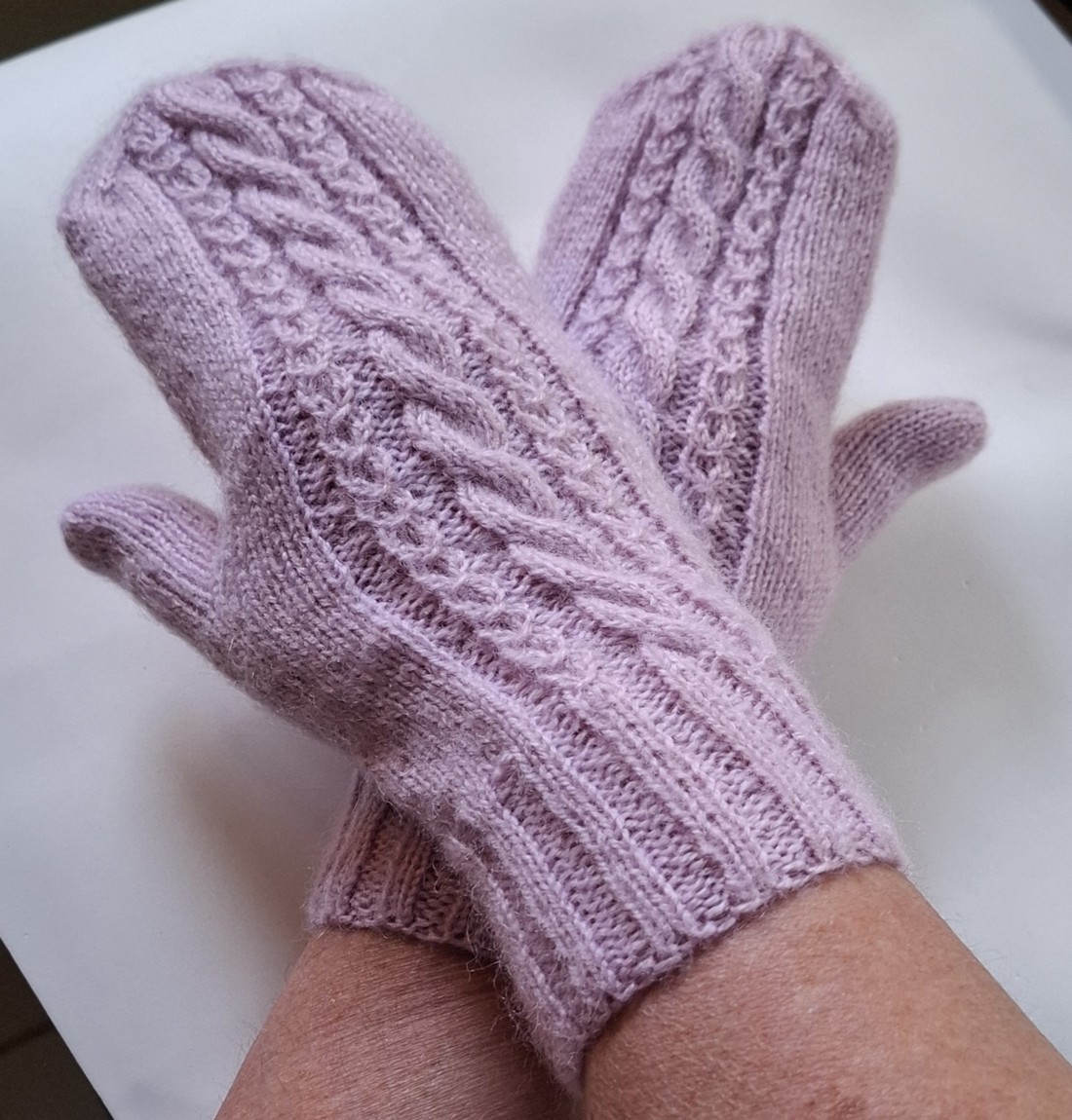 Mănuși tricotate manual cu un singur manșon -  - Artynos.ro