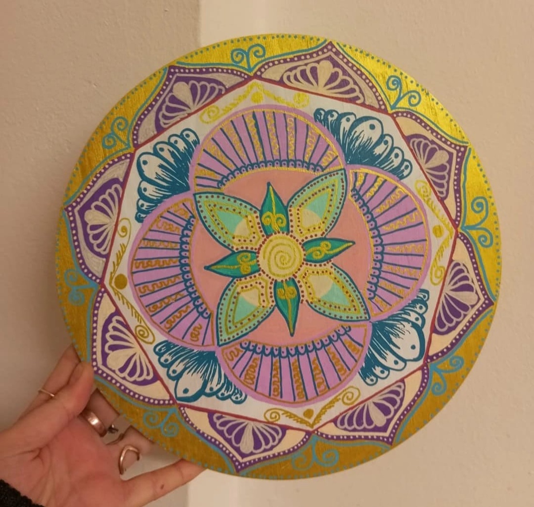 Mandala pictata manual cu motive geometrice si florale - casă & stil de viață - accesorii pentru decorat casa - decorațiuni cu tematică spirituală - mandala - Artynos.ro