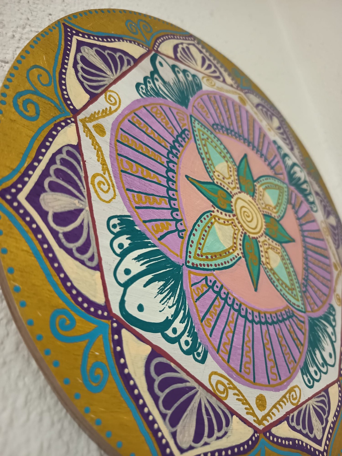 Mandala pictata manual cu motive geometrice si florale - casă & stil de viață - accesorii pentru decorat casa - decorațiuni cu tematică spirituală - mandala - Artynos.ro