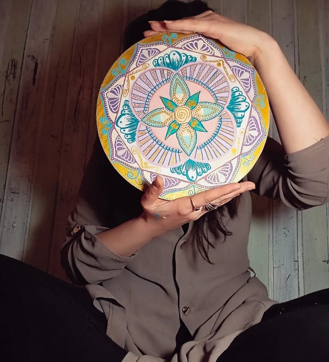 Mandala pictata manual cu motive geometrice si florale - casă & stil de viață - accesorii pentru decorat casa - decorațiuni cu tematică spirituală - mandala - Artynos.ro