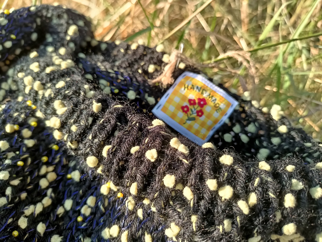 Pulover/Sweter pom-pom - îmbrăcăminte și modă - haine damă - hanorace, cardigane - Artynos.ro Pulover/Sweter pom-pom - îmbrăcăminte și modă - haine damă - hanorace, cardigane - Artynos.ro