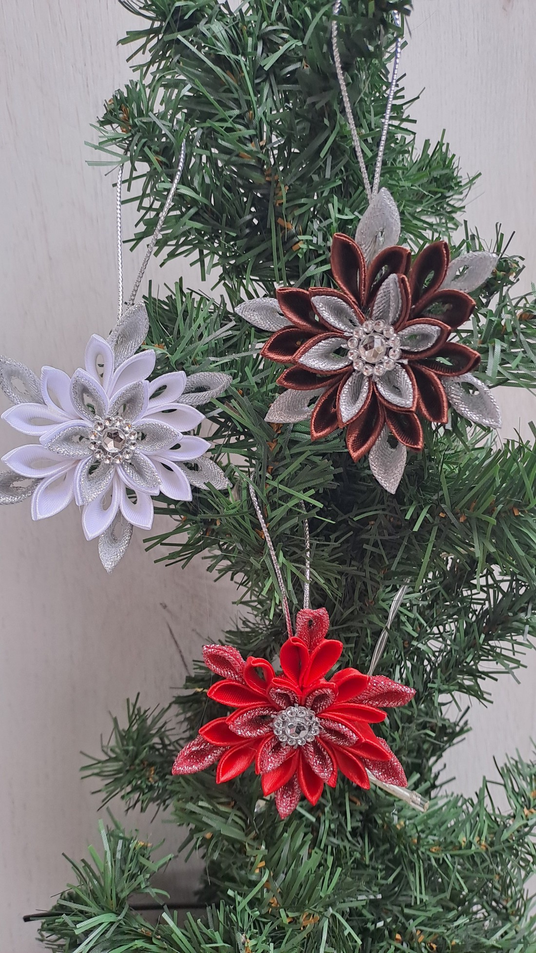 Steaua Kanzashi pentru Crăciun - crăciun - decorațiuni de crăciun de casă - decor pentru masă de crăciun - Artynos.ro