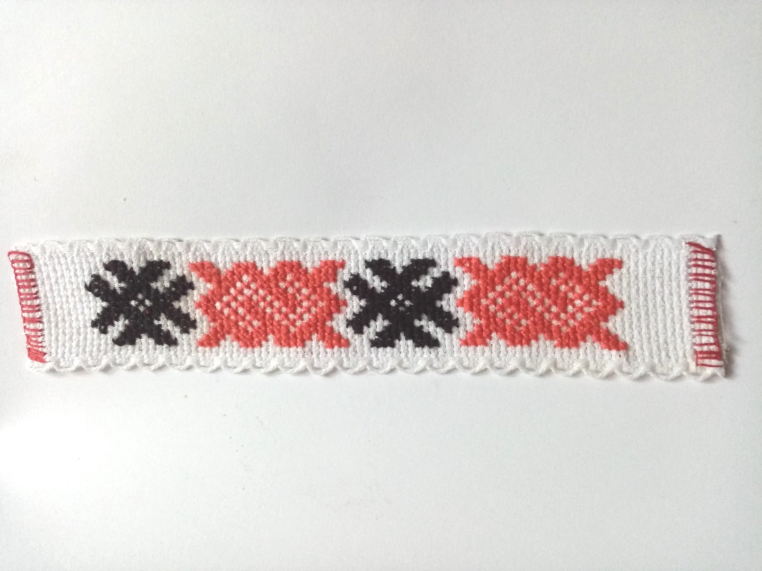 Semn de carte cusut manual - arte vizuale și accesorii  - imagini cu broderii - gobelin - Artynos.ro