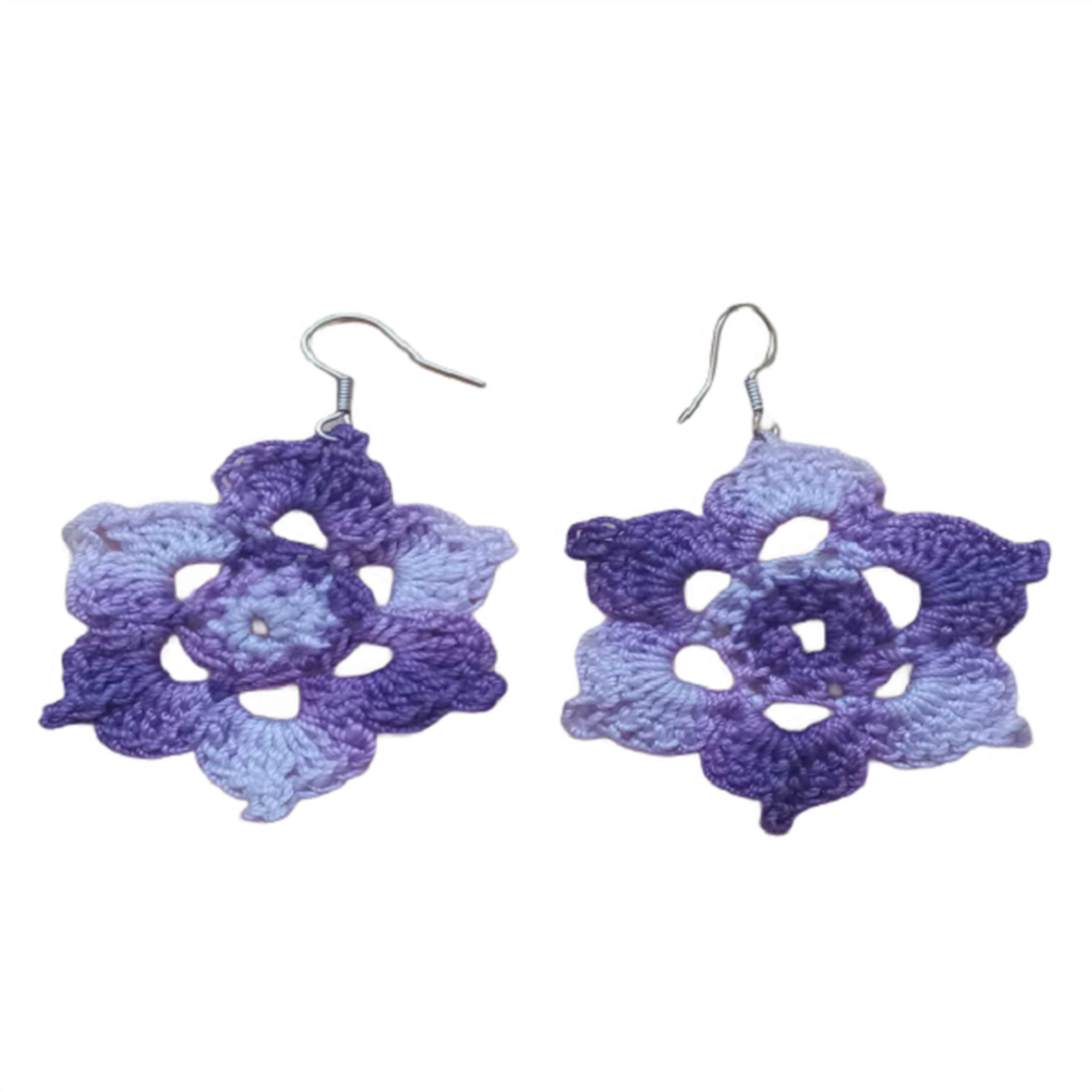 Cercei crosetati din bumbac model floare - bijuterii - cercei - cercei croșetați - Artynos.ro