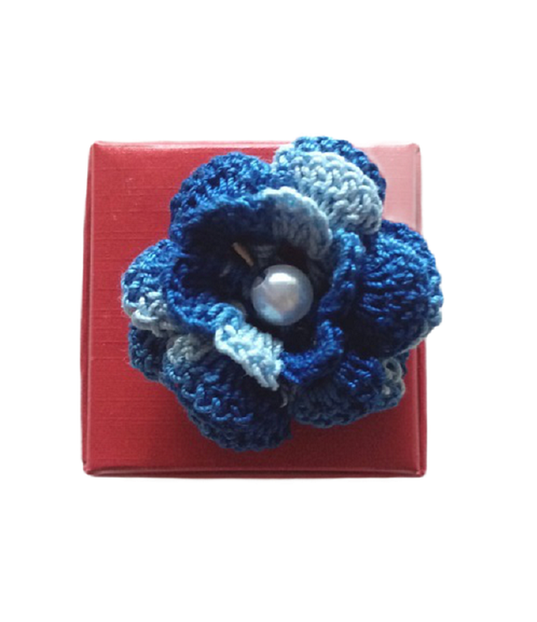 Brosa crosetata din bumbac model floare, disponibila in mai multe culori - accessorii și unelte - broșă, cerc, încuietoare - Artynos.ro