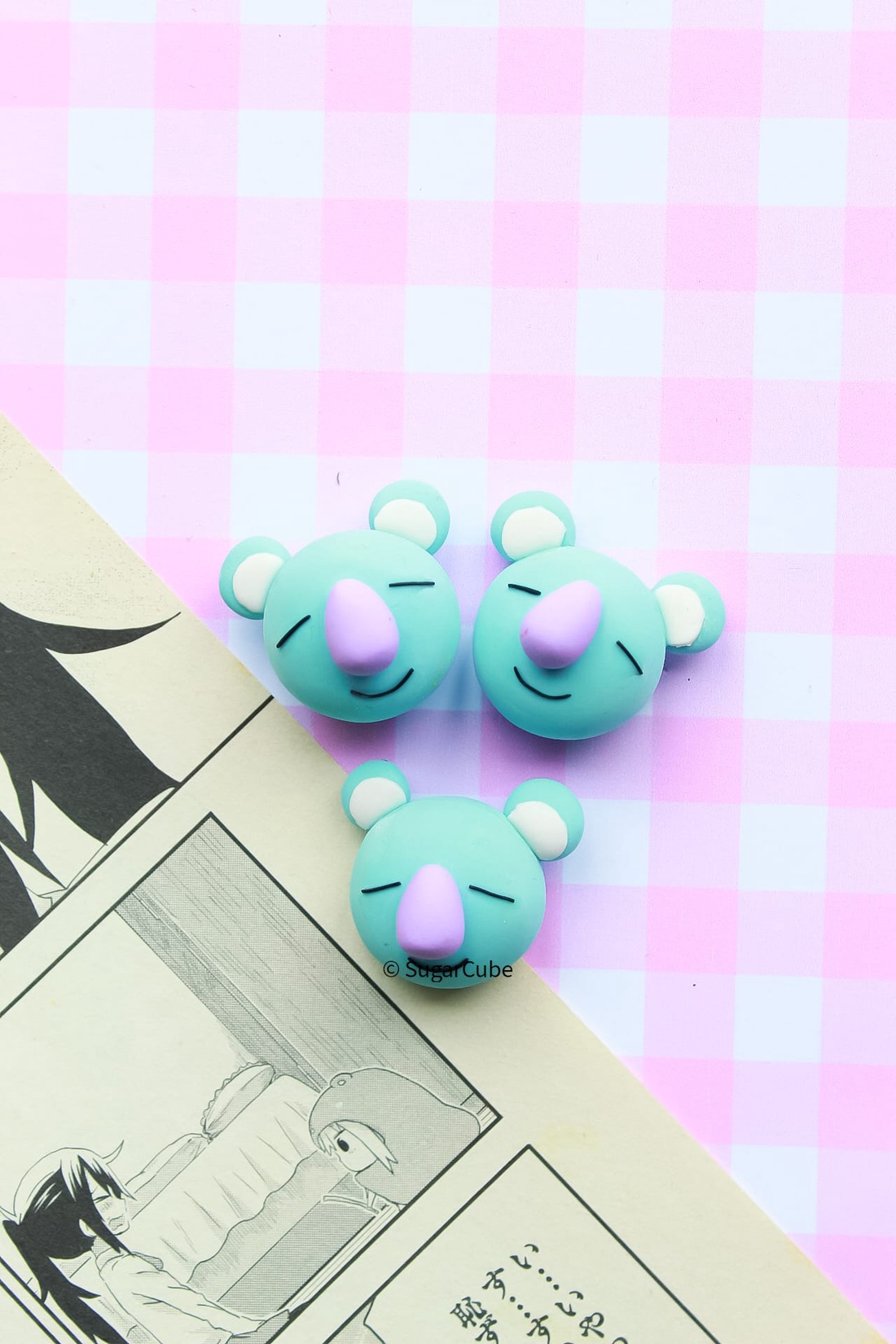 Insigna Koya BTS - bijuterii - mărțișor - Artynos.ro