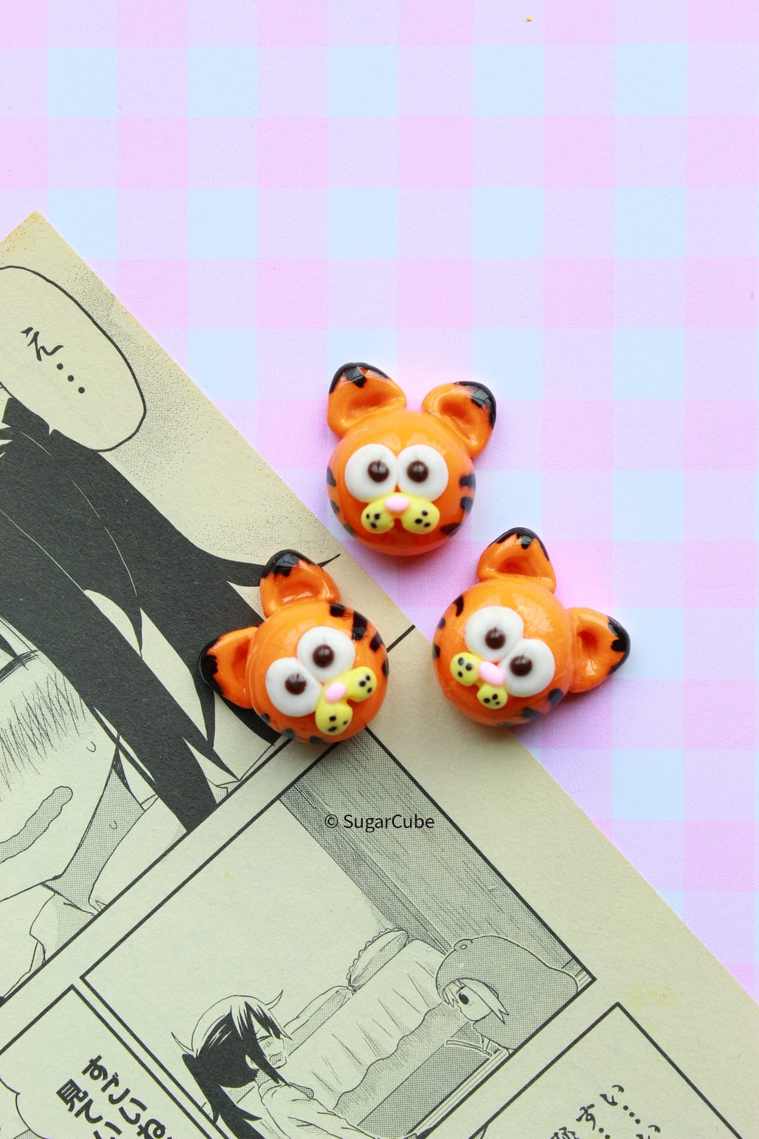 Insigna Garfield - bijuterii - mărțișor - Artynos.ro