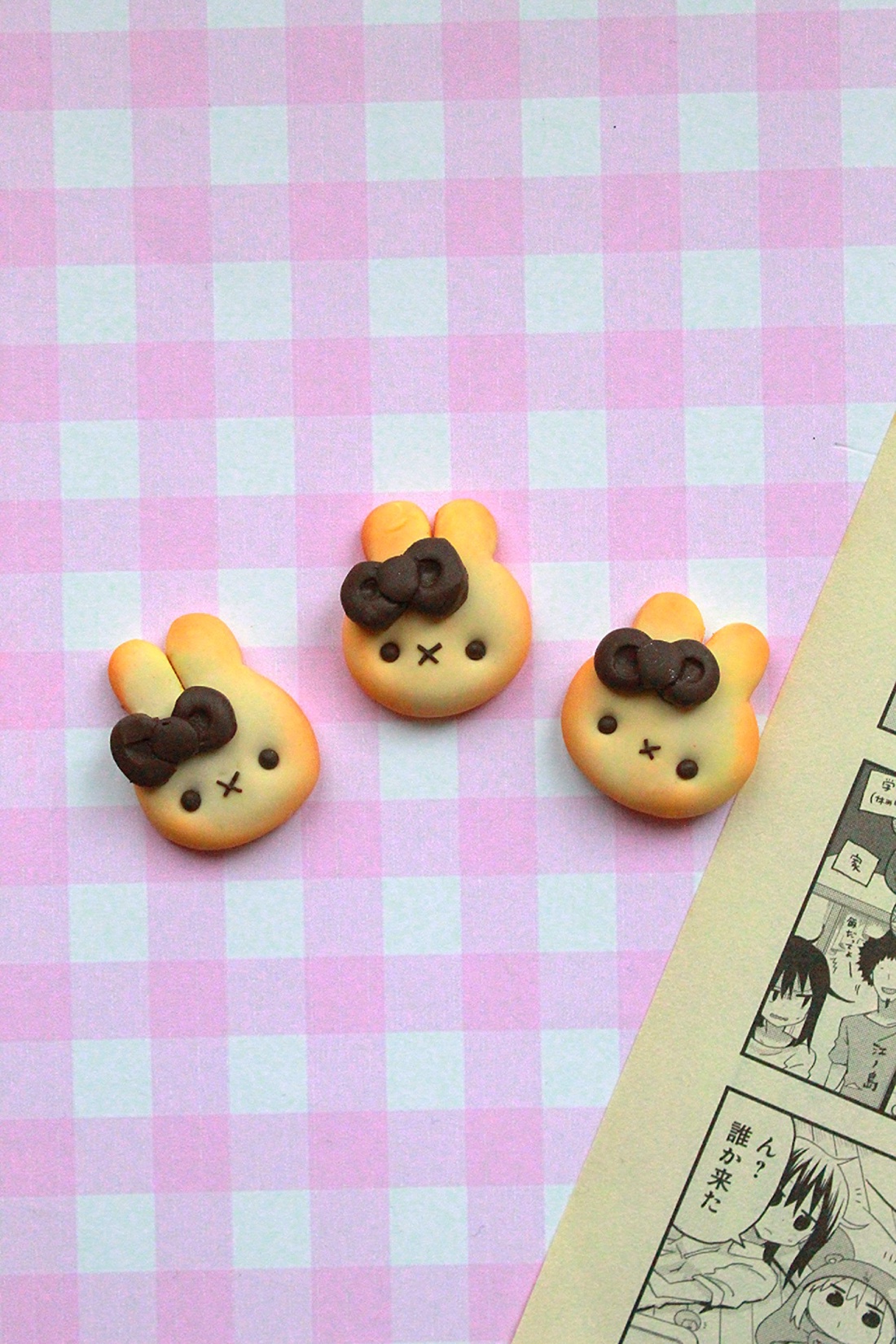 Insigna Miffy biscuit - bijuterii - mărțișor - Artynos.ro