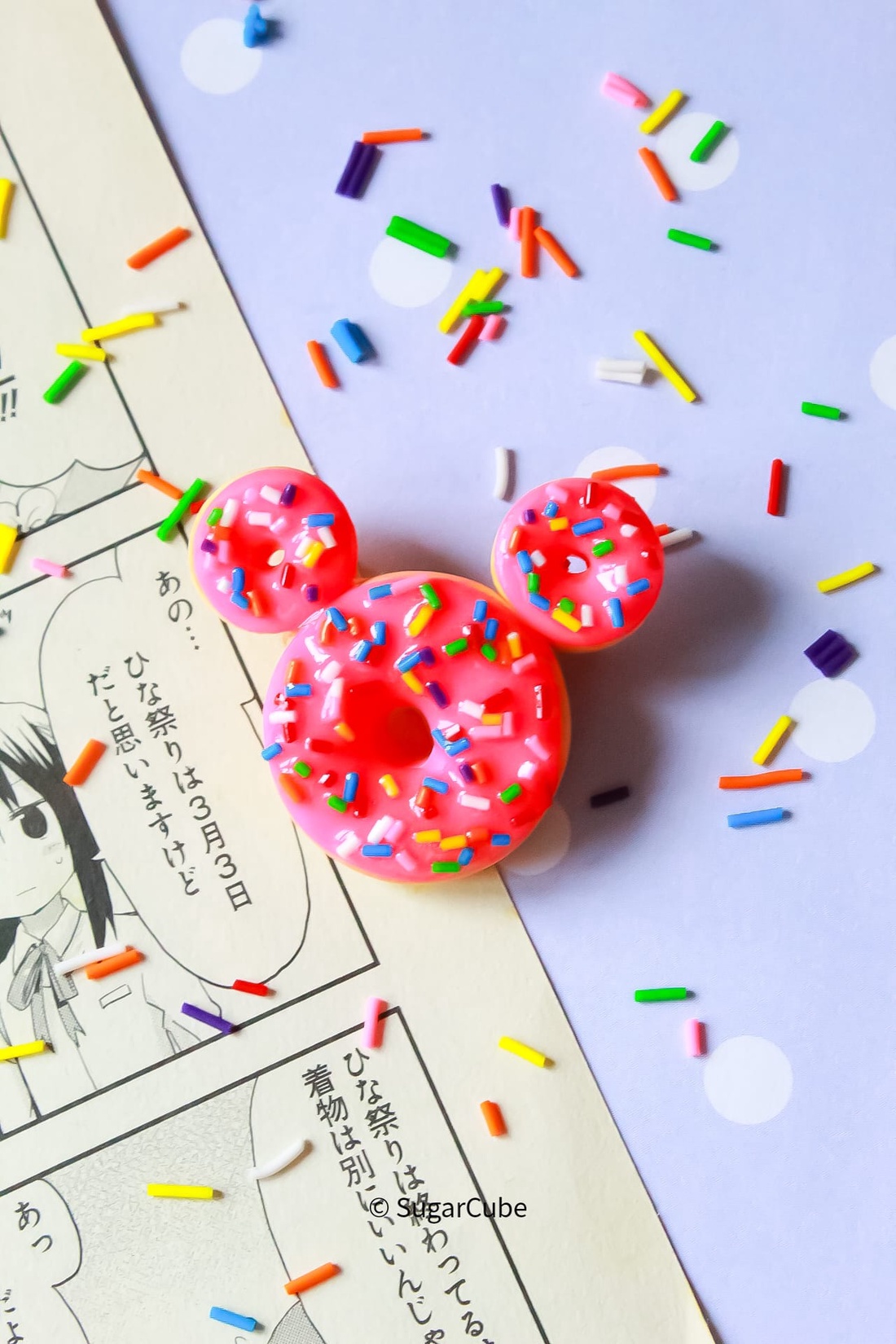 Insigna Mickey donut - bijuterii - mărțișor - Artynos.ro