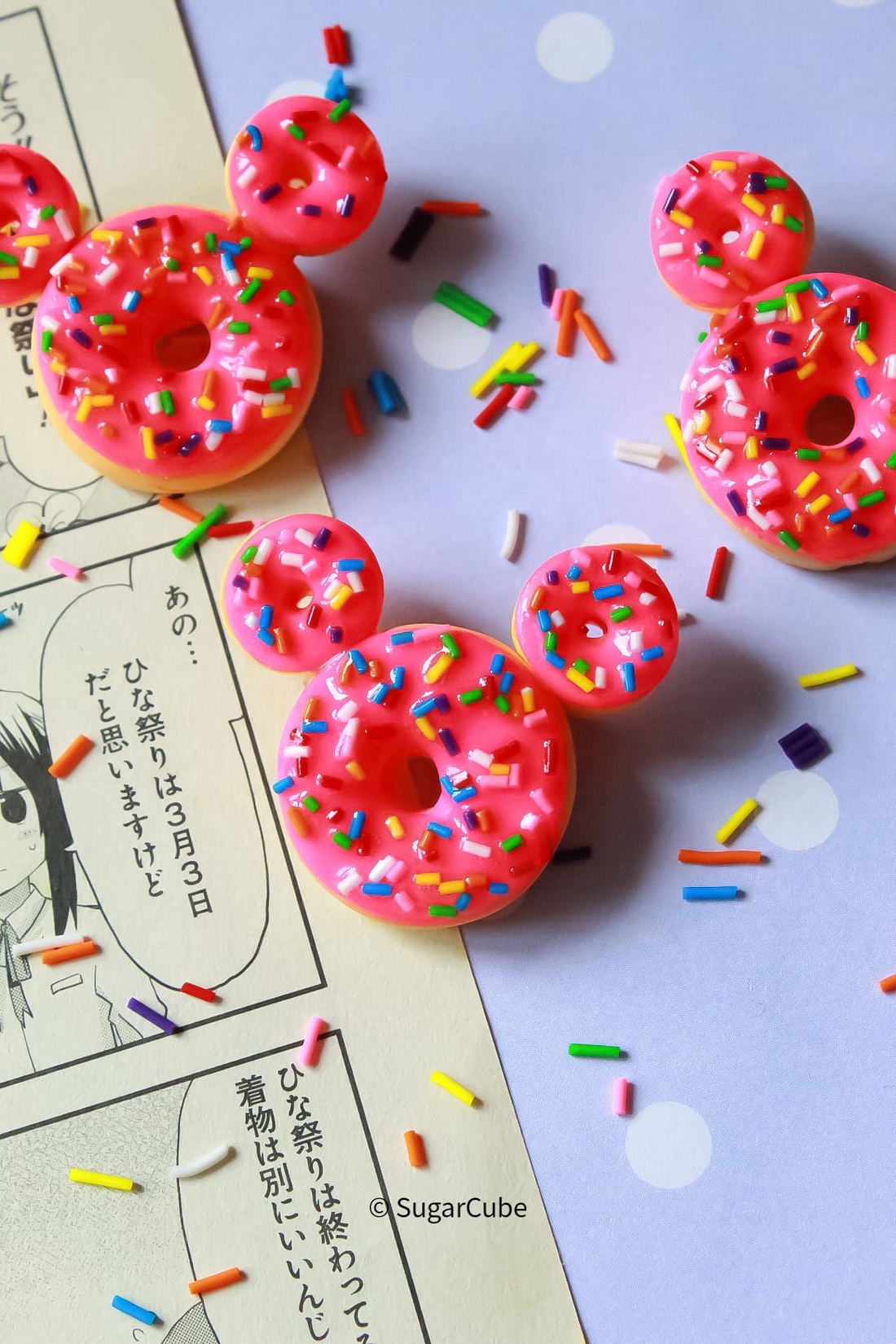 Insigna Mickey donut - bijuterii - mărțișor - Artynos.ro