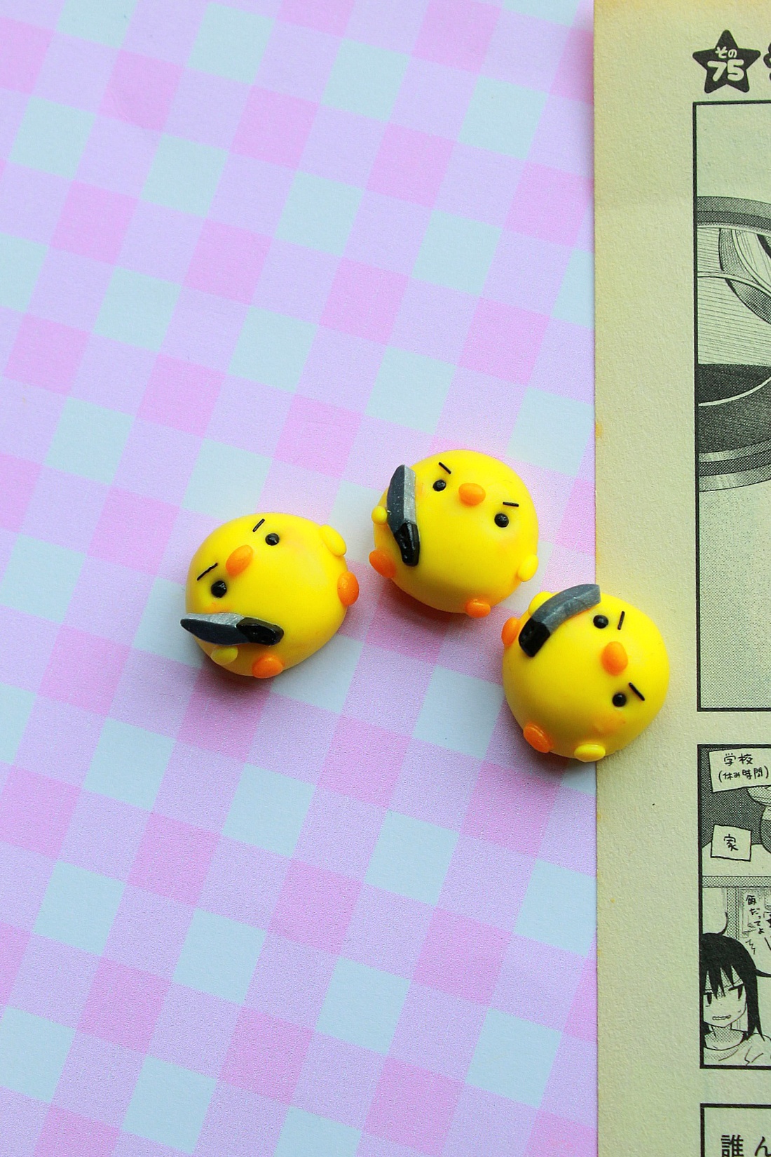 Insigna Puișor nervos - bijuterii - broșe - Artynos.ro