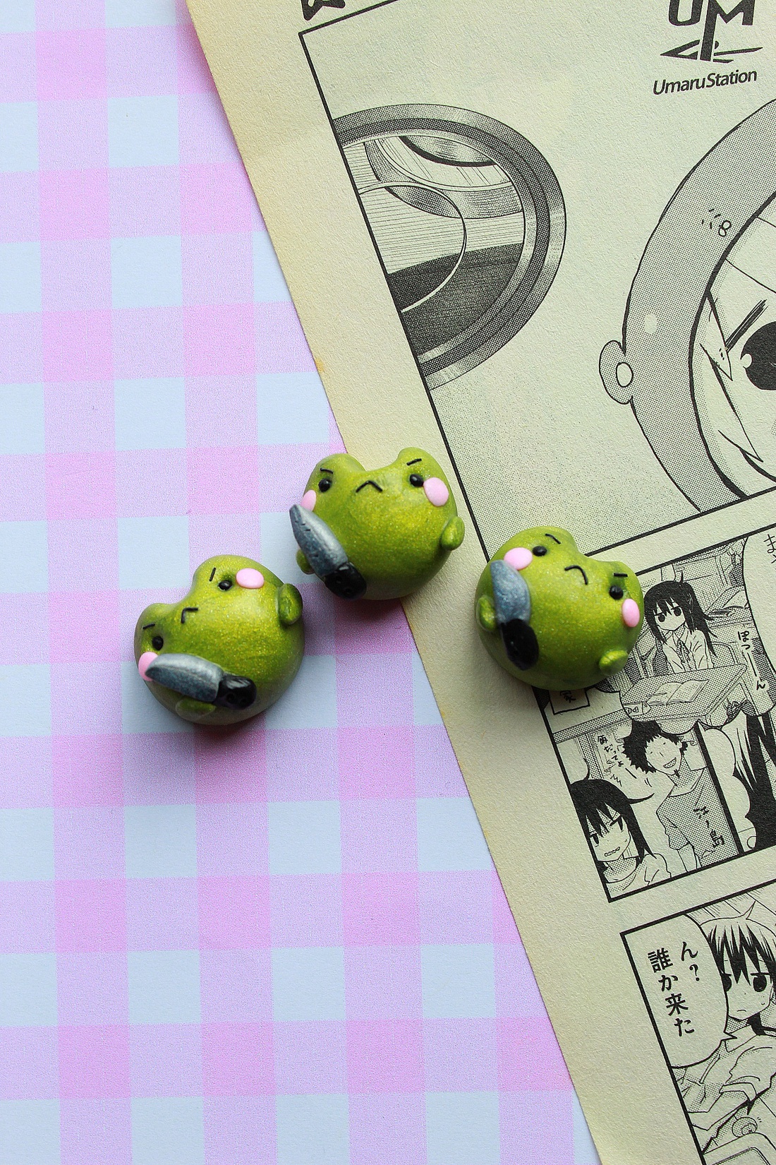 Insigna Broscuta nervoasa  - bijuterii - broșe - Artynos.ro