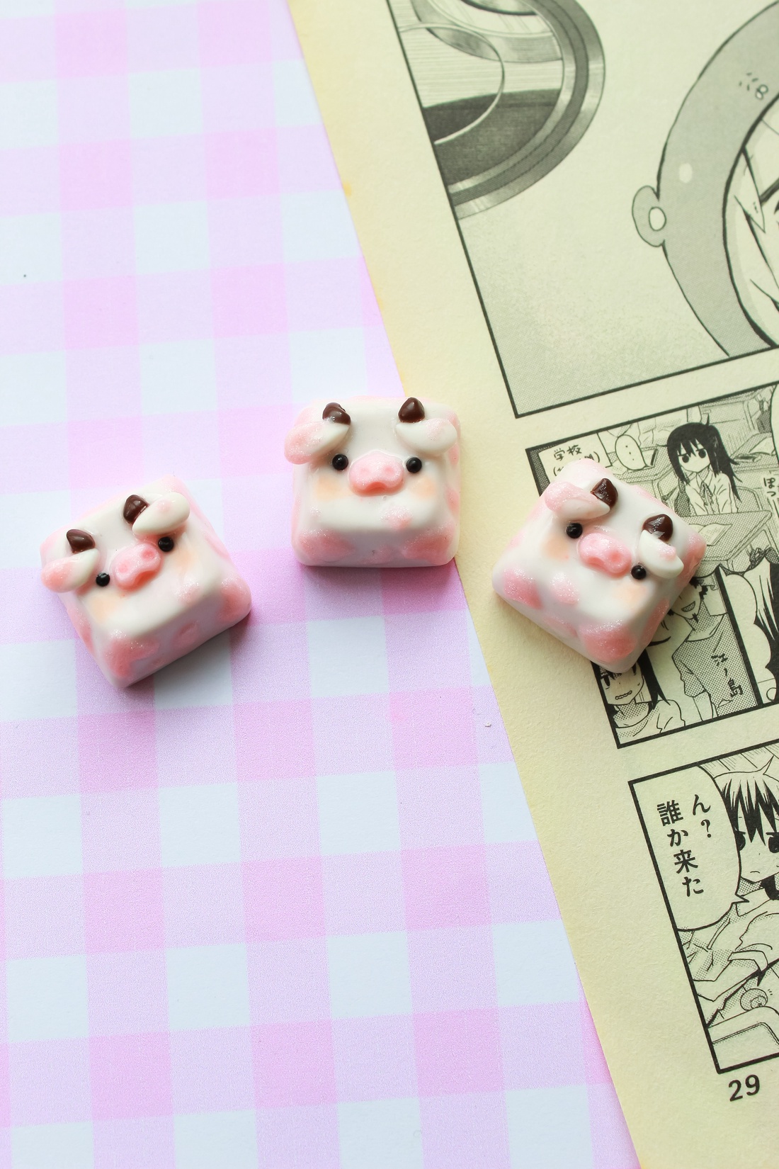 Keycaps Văcuțe căpșuni  - accessorii și unelte - accesorii decorative - figurine - Artynos.ro