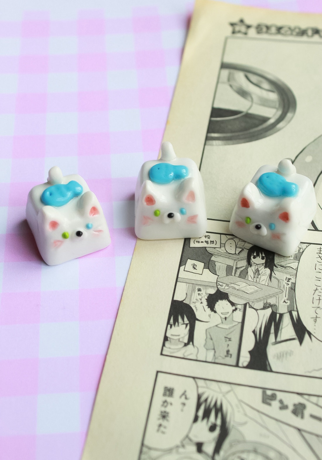 Keycap Pisicute Albe - arte vizuale și accesorii  - sculptură - sculpturi și figurine din ceramică - Artynos.ro