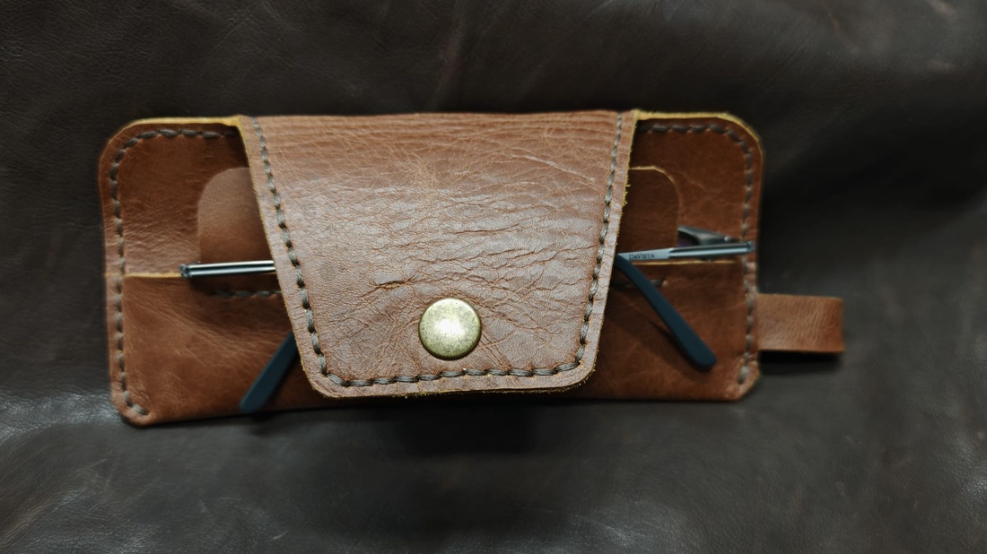 Toc Ochelari - genți și portofele - portofele, huse, suporturi - suport de ochelari - Artynos.ro