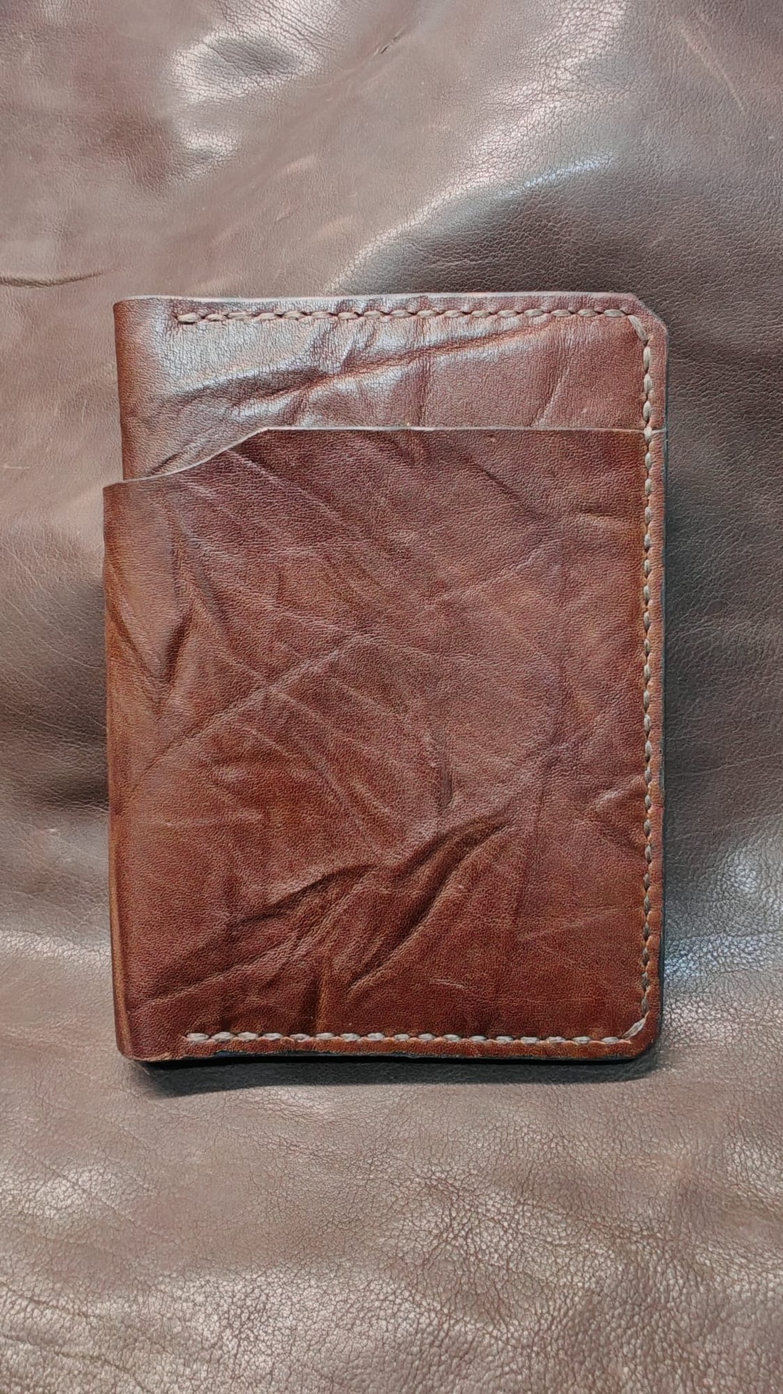 Portofel din piele naturala ,lucrat in totalitate manual(taiatpielea,cusut ,finisat) - genți și portofele - portofele, huse, suporturi - portofele - portofel bărbați - Artynos.ro