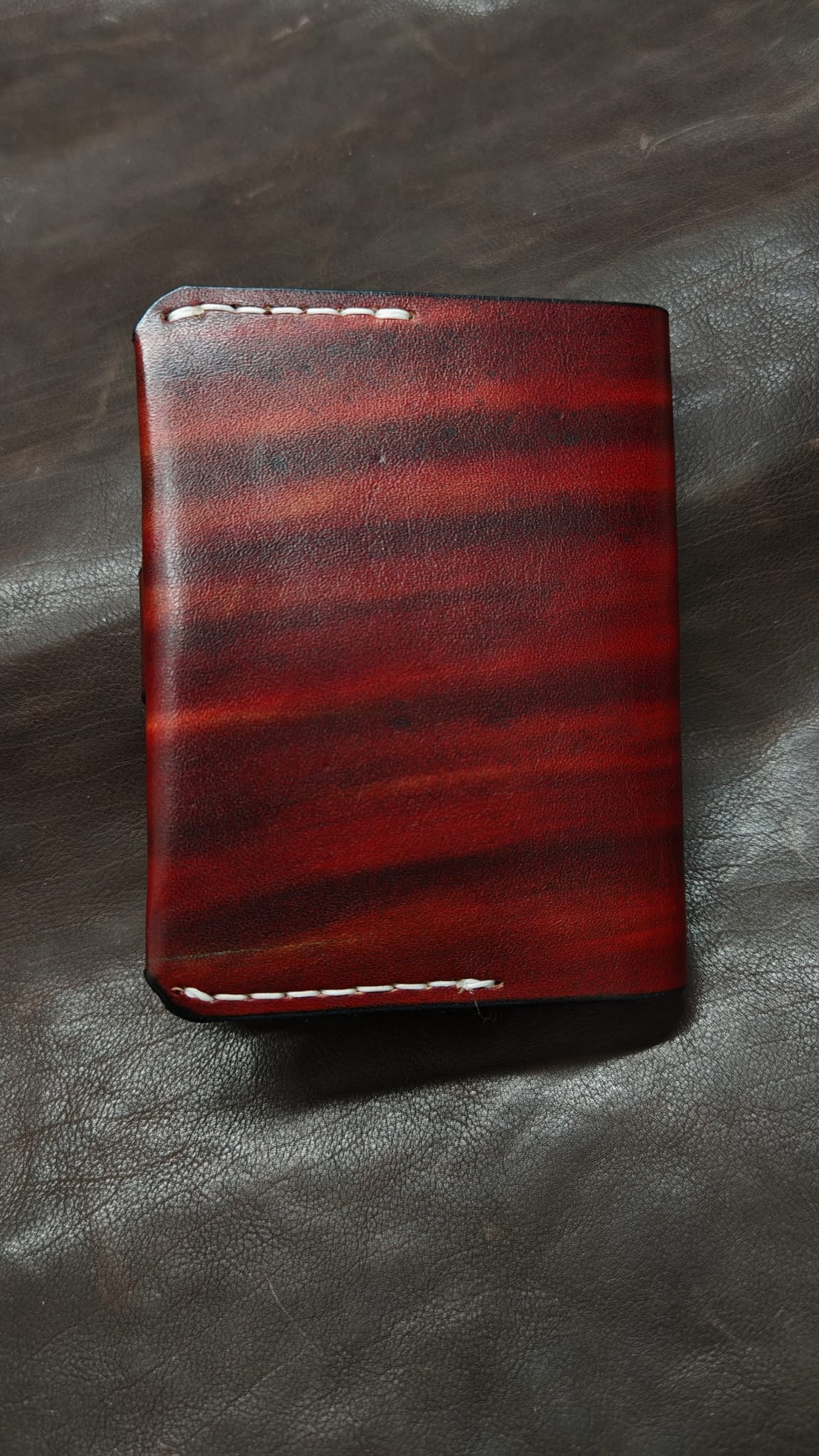 Portofel minimalist din piele naturala ,lucrat in totalitate manual(taiat pielea,cusut ,finisat) - genți și portofele - portofele, huse, suporturi - portofele - portofel bărbați - Artynos.ro