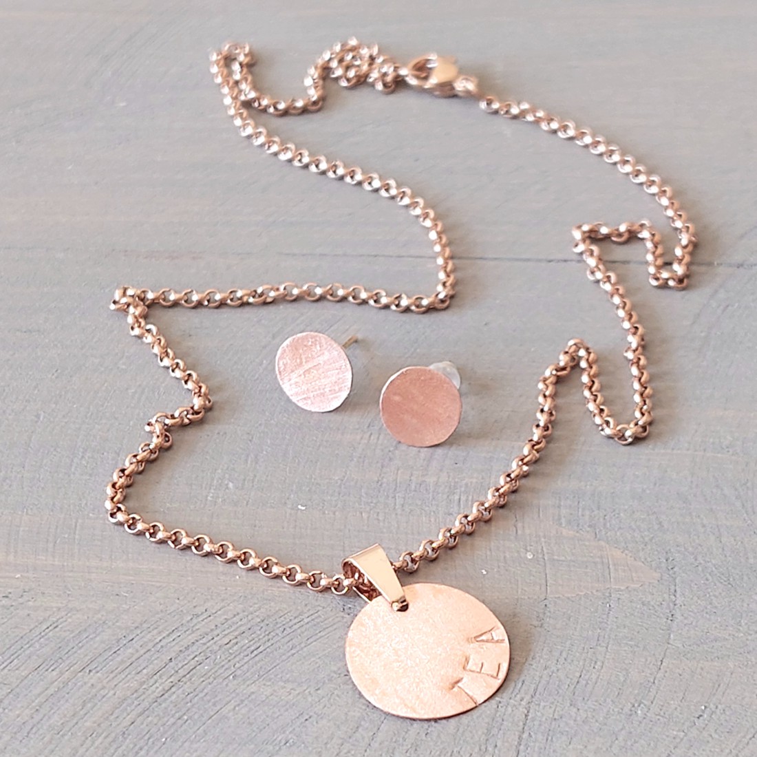 Bijuterii minimaliste din cupru - bijuterii - seturi de bijuterii - Artynos.ro Bijuterii minimaliste din cupru - bijuterii - seturi de bijuterii - Artynos.ro