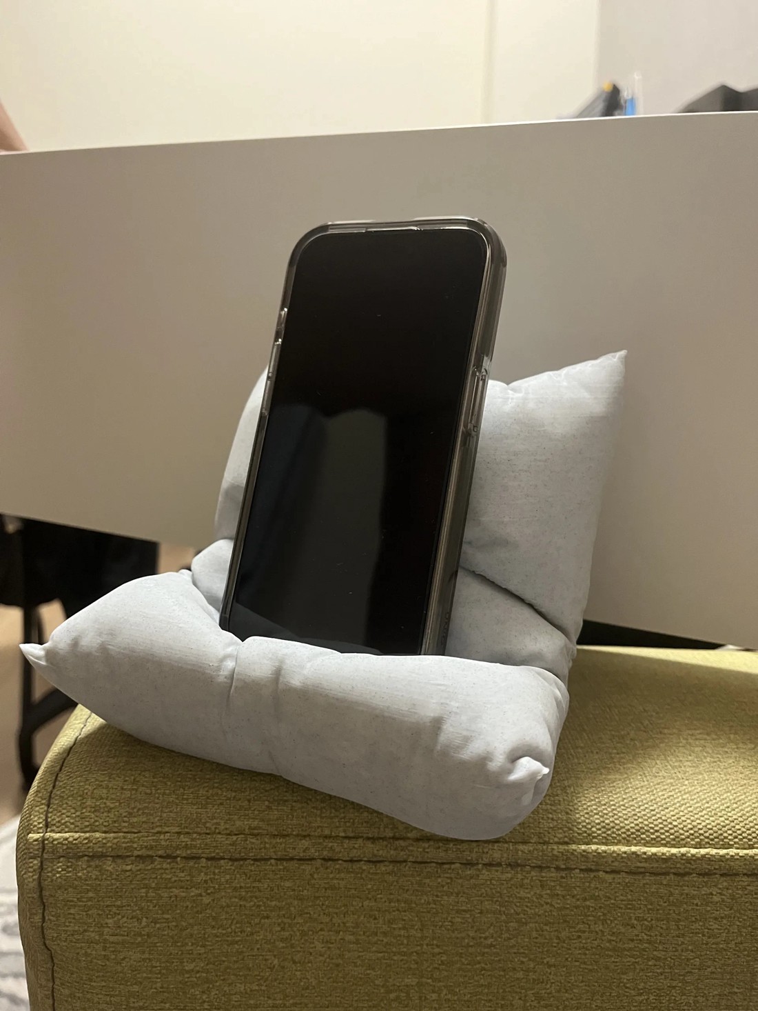 Suport de telefon pernă decorare - - Artynos.ro Suport de telefon pernă decorare - - Artynos.ro