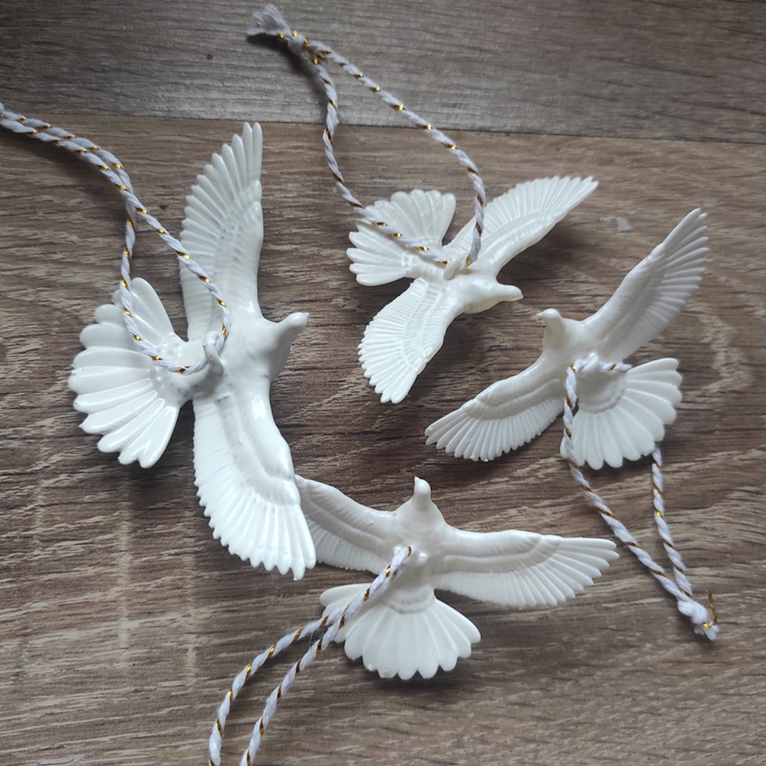 Porumbelul prieteniei - accesorii de crăciun - decorațiuni de crăciun de casă - decorațiuni pentru pomul de crăciun - Artynos.ro Porumbelul prieteniei - accesorii de crăciun - decorațiuni de crăciun de casă - decorațiuni pentru pomul de crăciun - Artynos.ro