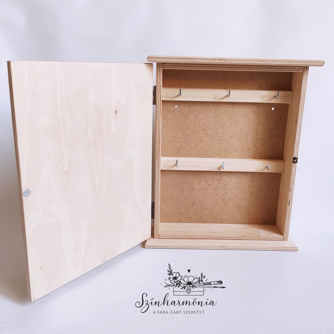 Dulap cu chei naturale cu 6 umerase - accessorii și unelte - lemn - alte produse din lemn - Artynos.ro Dulap cu chei naturale cu 6 umerase - accessorii și unelte - lemn - alte produse din lemn - Artynos.ro