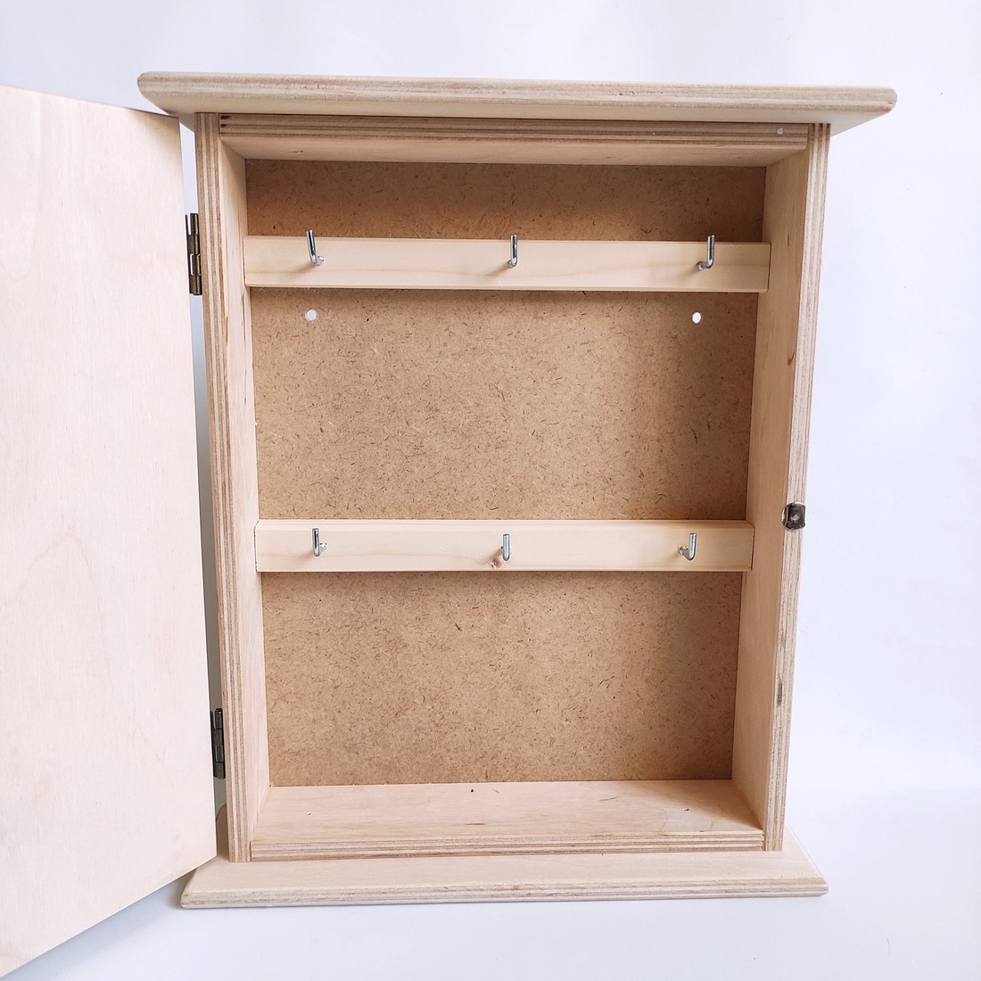 Dulap cu chei naturale cu 6 umerase - accessorii și unelte - lemn - alte produse din lemn - Artynos.ro Dulap cu chei naturale cu 6 umerase - accessorii și unelte - lemn - alte produse din lemn - Artynos.ro