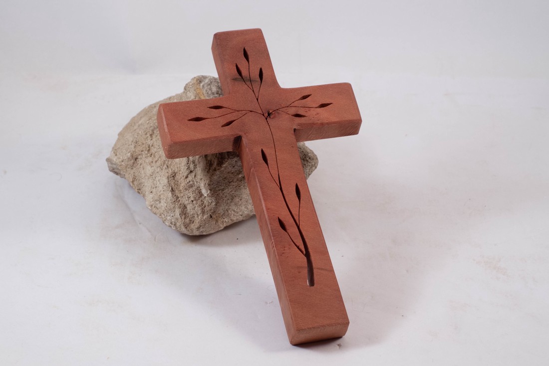 Cruce din lemn cu model, cruce de perete  - casă & stil de viață - accesorii religioase - cruce - Artynos.ro