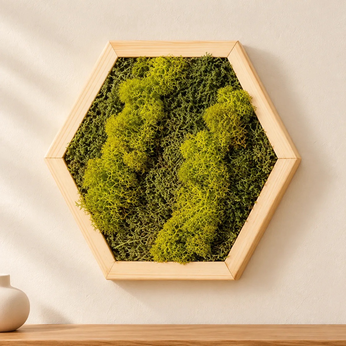 Hexagon din licheni în verde olive și mușchi plat, 30�25 cm - casă & stil de viață - decorațiuni de casă - decorațiuni de pereți - tablou cu licheni - Artynos.ro