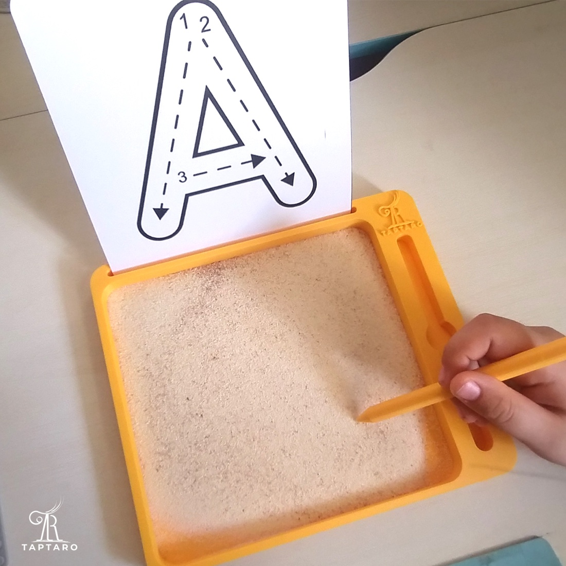 Tavita senzoriala tip Montessori, pentru pre-scriere si trasare - jucării și echipamente pentru copii - jocuri de gândire - jocuri educative - Artynos.ro