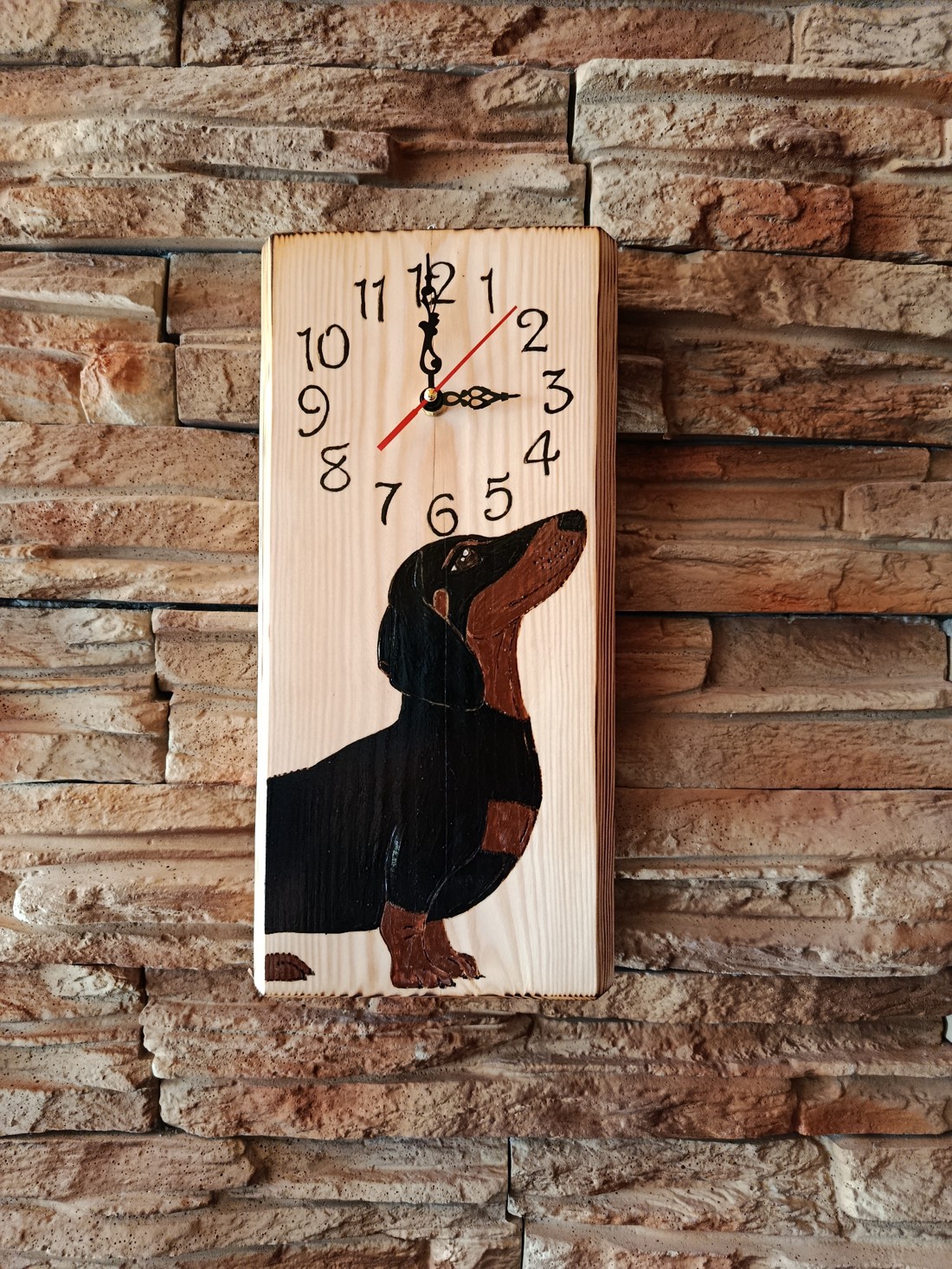 Ceas de perete din lemn cu câine dachshund - casă & stil de viață - accesorii pentru decorat casa - decorațiuni de pereți, decorațiuni suspendate - ceasuri de perete - Artynos.ro Ceas de perete din lemn cu câine dachshund - casă & stil de viață - accesorii pentru decorat casa - decorațiuni de pereți, decorațiuni suspendate - ceasuri de perete - Artynos.ro