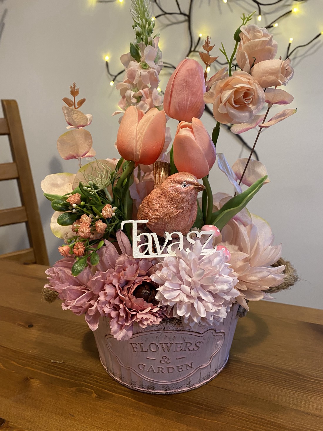 Decorațiuni florale de primăvară pentru masă  - casă & stil de viață - decorațiuni de casă - accesorii florale - flori în ghiveci - Artynos.ro