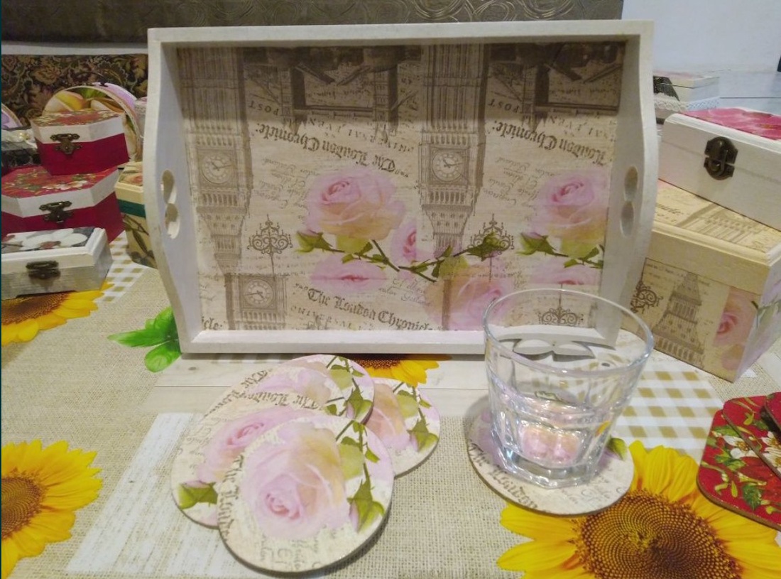 Tava si suporturi pahare, handmade - arte vizuale și accesorii - picturi - picturi în tehnică mixtă - Artynos.ro Tava si suporturi pahare, handmade - arte vizuale și accesorii - picturi - picturi în tehnică mixtă - Artynos.ro