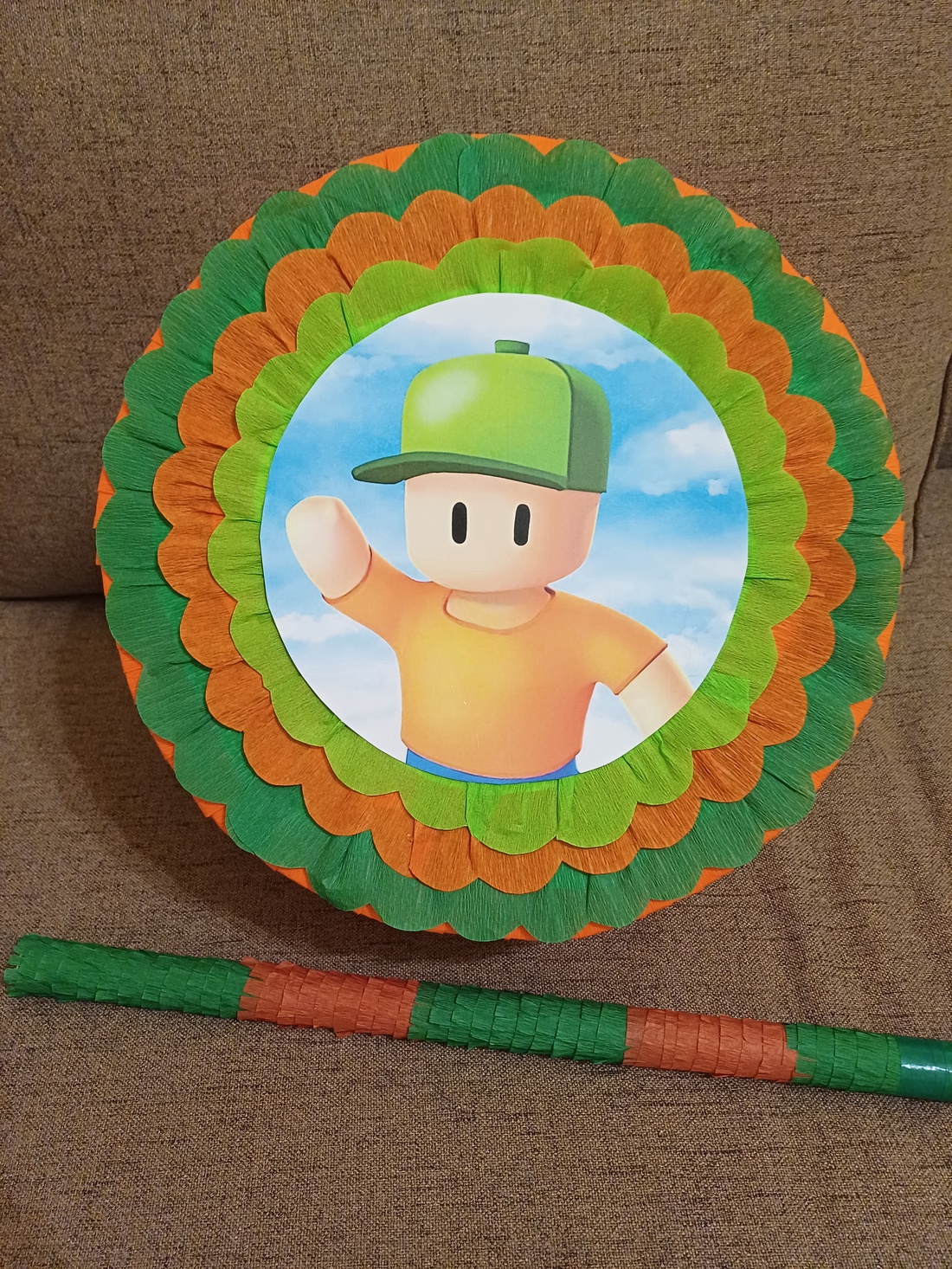 Piñata pinata piniata Stumble Guys  - jucării și echipamente pentru copii - jocuri de rol - Artynos.ro
