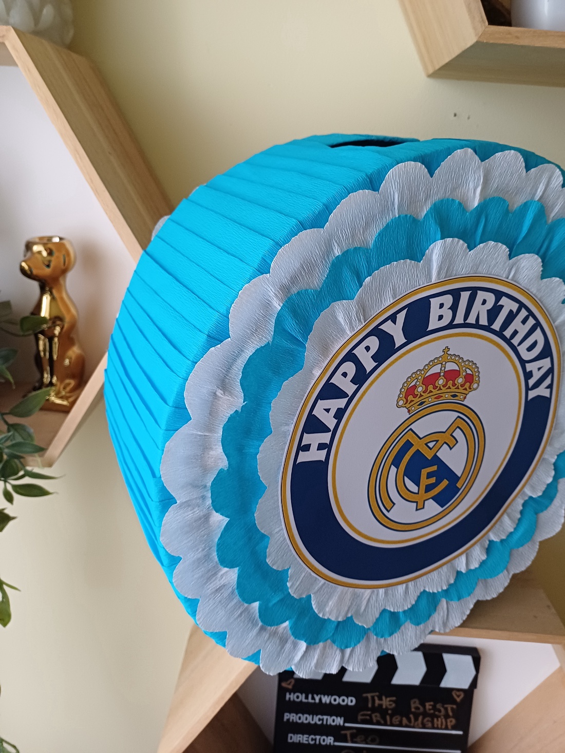 Pinata piniata Real Madrid Happy Birthday - jucării și echipamente pentru copii - accesorii sport - accesorii pentru alte jocuri și sporturi - Artynos.ro Pinata piniata Real Madrid Happy Birthday - jucării și echipamente pentru copii - accesorii sport - accesorii pentru alte jocuri și sporturi - Artynos.ro