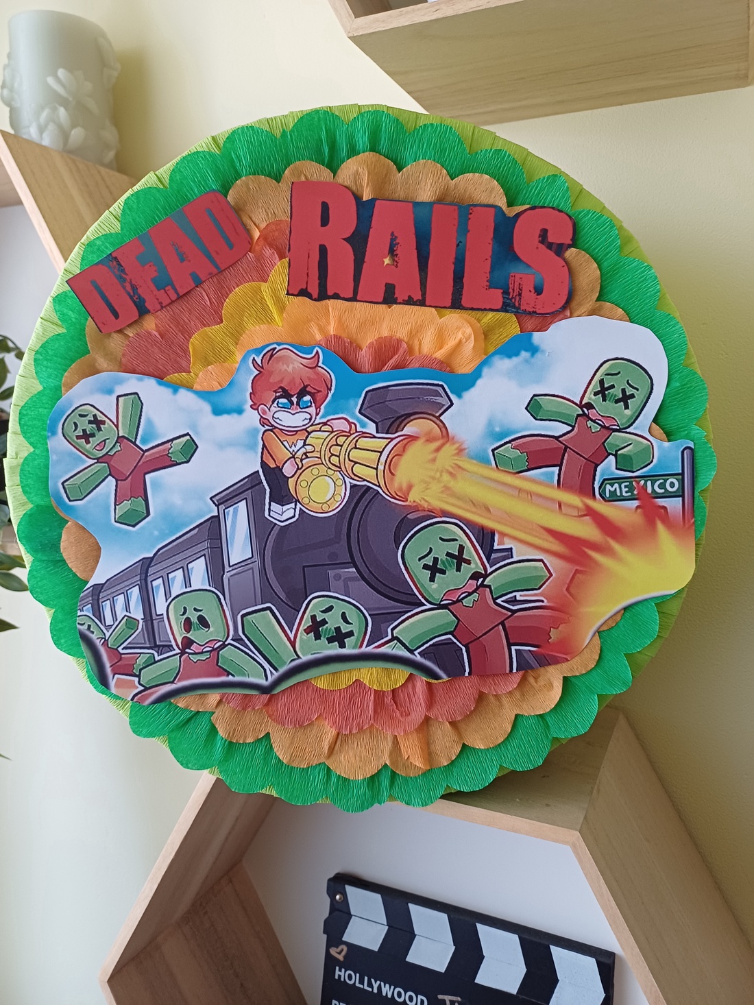 Piñata pinata piniata Dead Rail - jucării și echipamente pentru copii - jocuri de mișcare - Artynos.ro Piñata pinata piniata Dead Rail - jucării și echipamente pentru copii - jocuri de mișcare - Artynos.ro