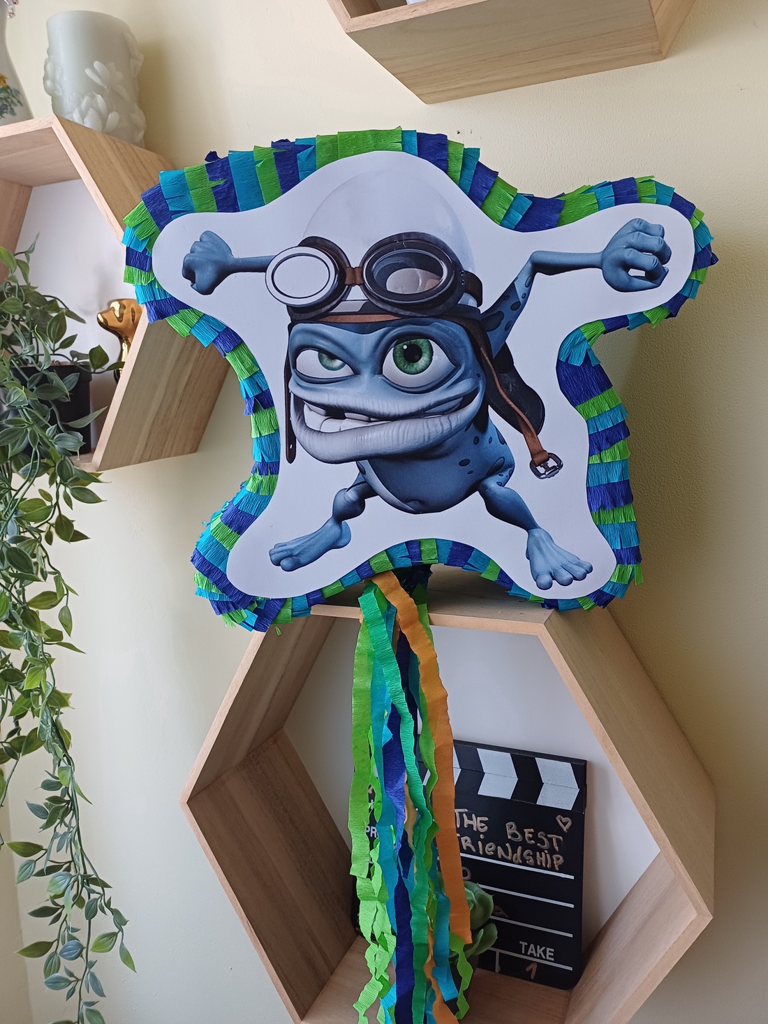 Piñata pinata piniata Crazy Frog - jucării și echipamente pentru copii - jocuri de mișcare - Artynos.ro Piñata pinata piniata Crazy Frog - jucării și echipamente pentru copii - jocuri de mișcare - Artynos.ro